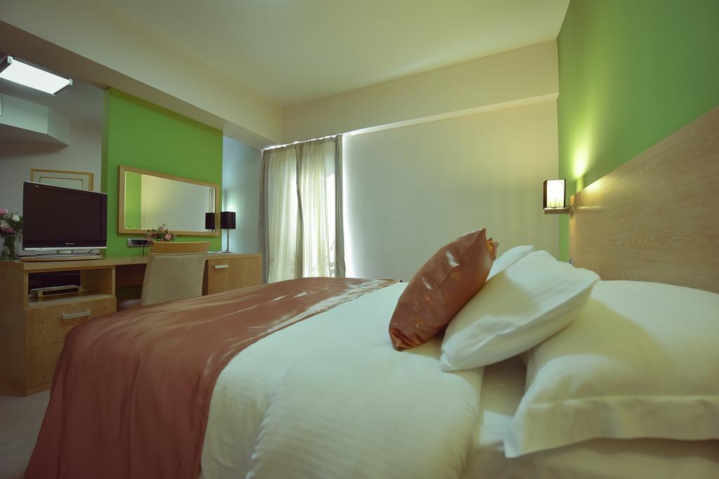 City Hotel 波德戈里察 客房 照片